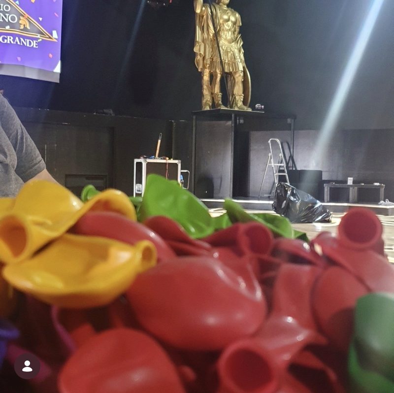 Balões coloridos preparados para modelagem